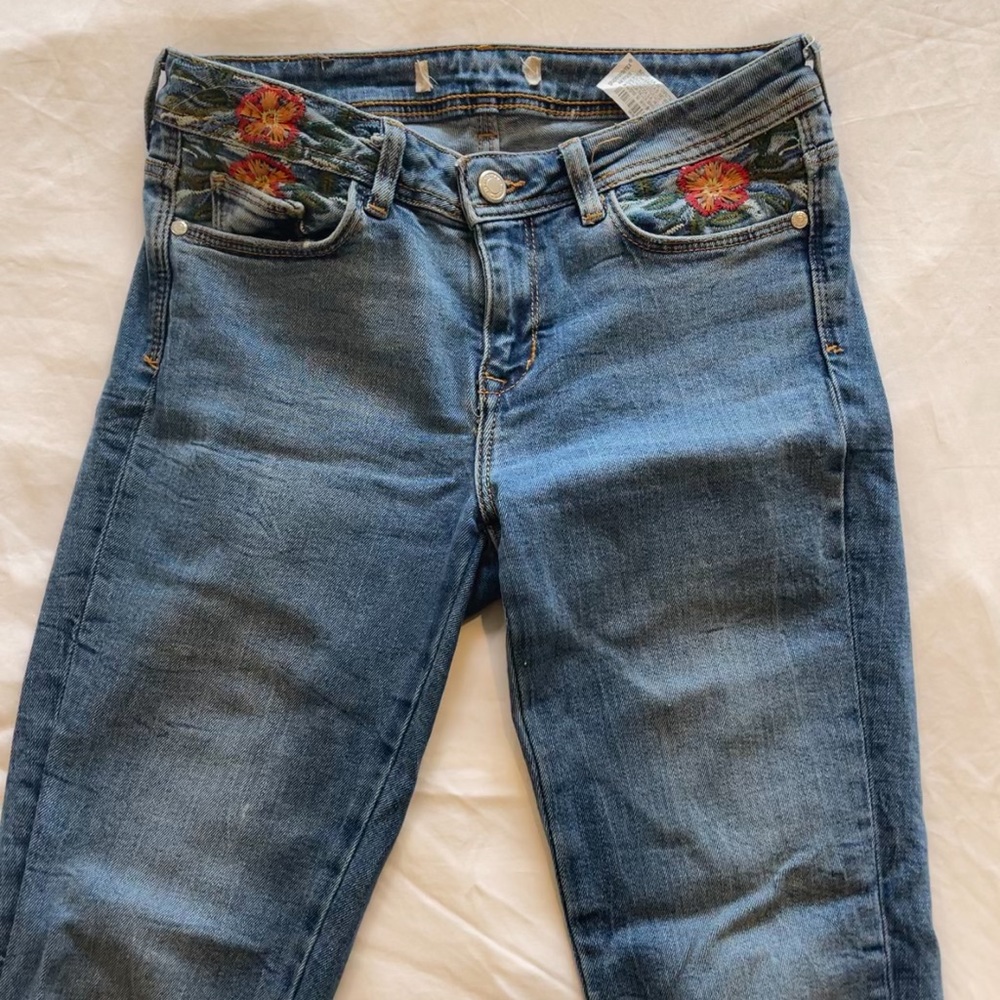 Zara Embroidered Jeans